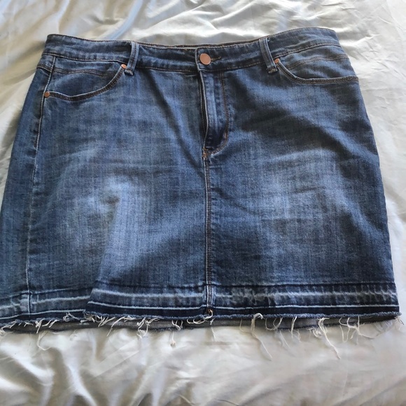 Forever 21 Dresses & Skirts - Forever 21 plus denim skirt
